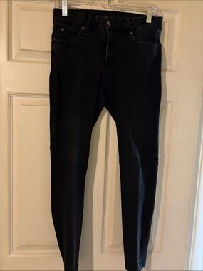 Tahari Black Skinny Jeans - Sleek Women's Fit